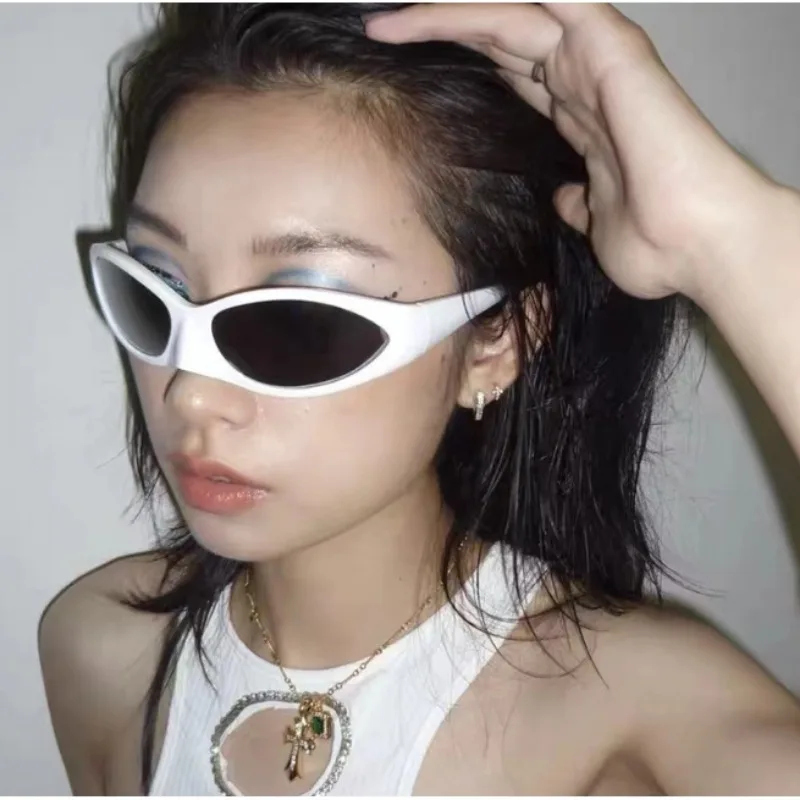 Y2K Sonnenbrille 2000er Jahre Retro Fledermaus Sonnenbrille für Männer Mode Sportbrille Vintage Sonnenbrille mit kleinem Rahmen Damen