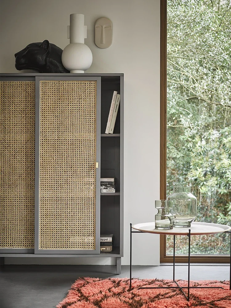 

Японский ретро-комод из ротанга и массива дерева