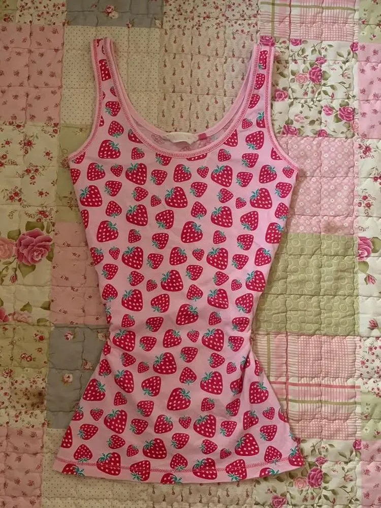 Summer Hot Girl Skinny Strawberry Print Camisole Aesthetic Sexy Pink Sweet Slim Tees Women Designer Chic Y2k Vintage Clothing
