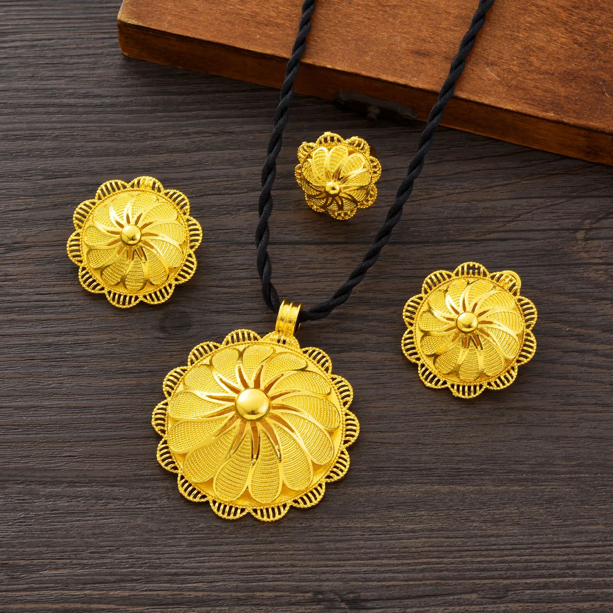 مجموعة مجوهرات ذهبية اللون إثيوبية أفريقية للسيدات أقراط دائرية كبيرة رائعة هدية تقليدية لحفلات الزفاف العربية