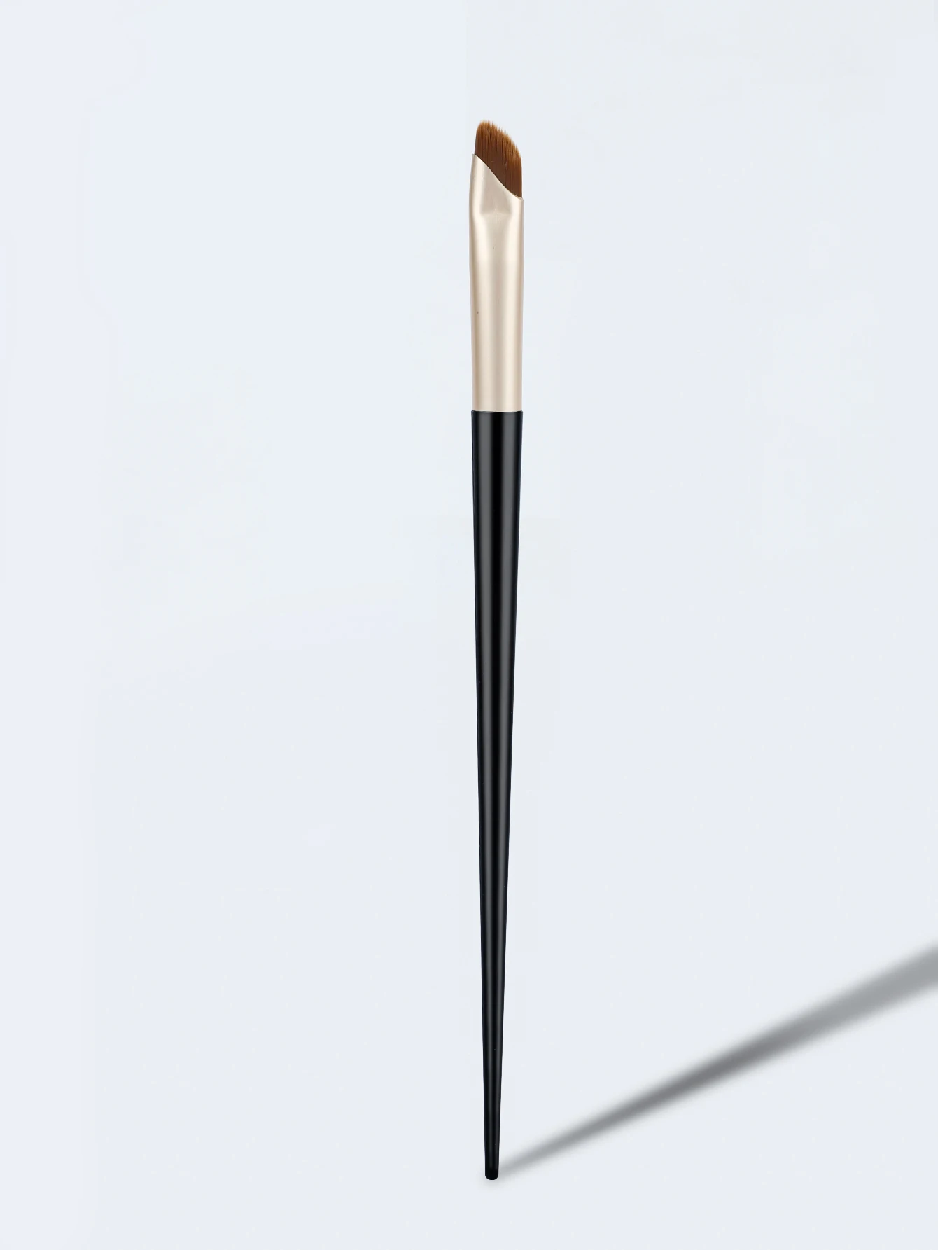 Schuine concealerborstel voor vrouwen Make-upborstel voor onder de ogen Concealer voor toepassing van en vloeibare cosmetica Draagbaar ontwerp voor