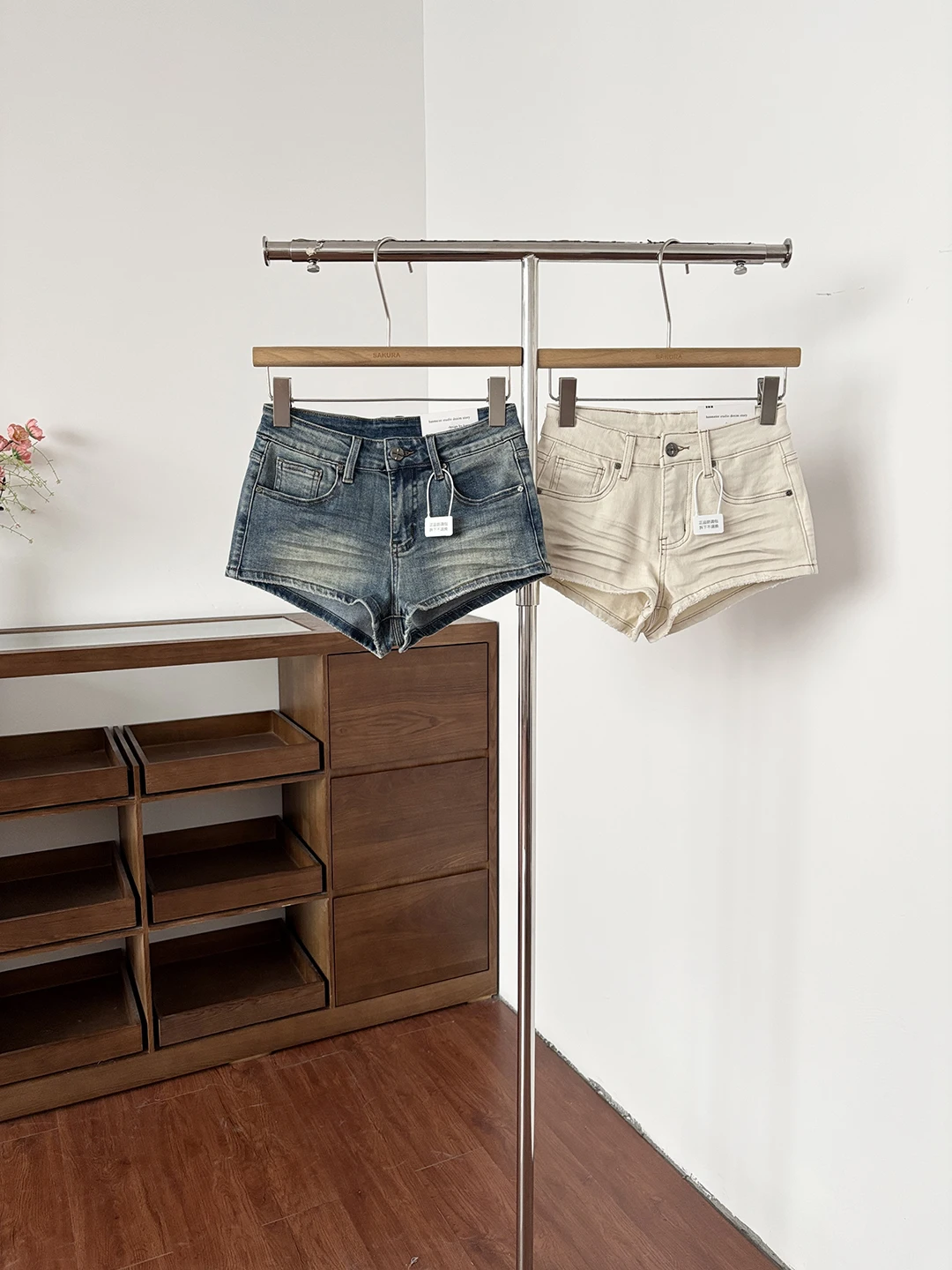 Retro Low Waist Denim Shorts Women's Commute Slimming Flared Pants Summer 2026 Polyester Fiber High Waist Ladies Shorts