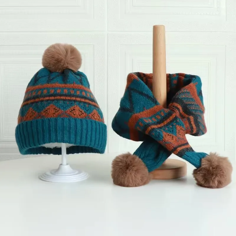 2023 autumn and winter new color pattern children\'s knitted wool hat warm cross neck two-piece set