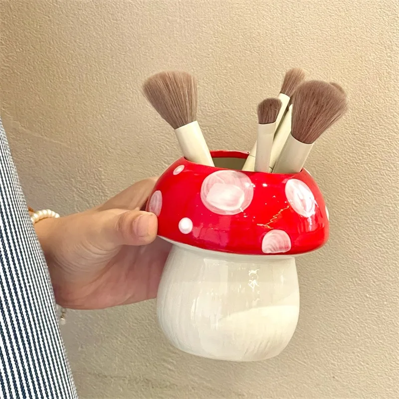 Cute Ceramic Mushroom Pen Holder Makeup Brush Storage Pot Creative Desktop Decorative Ornament for Home Office Desk