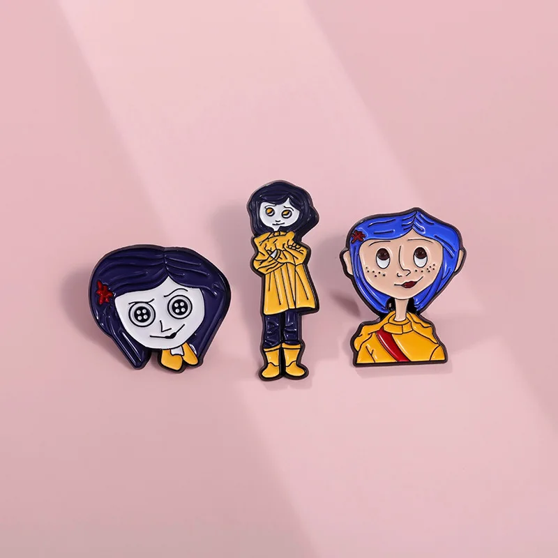 Simpatico cartone animato Disney Coraline the Secret Door Badge regali per bambini amici accessori spille per zaini spille per donna uomo