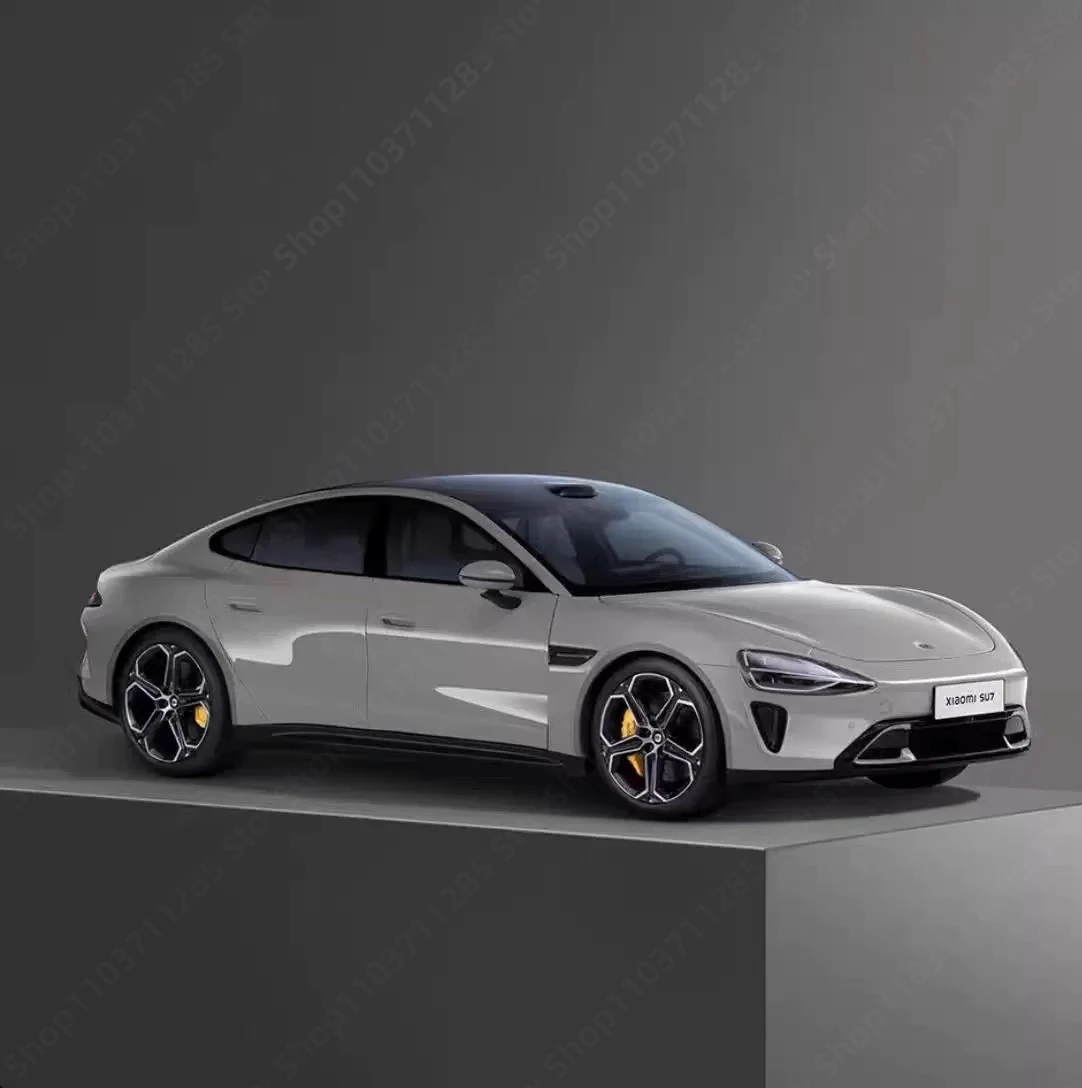 Original Xiaomi SU7 1:18 Alloy Car Model High-end full door alloy car model Four doors N two covers fully open Soft rubber seat