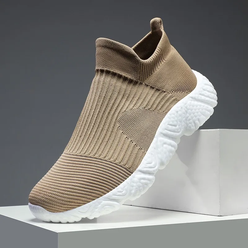 

New men's multi-sport walking shoes - new summer breathable and comfortable soft-soled lightweight and fashionable mesh shoes