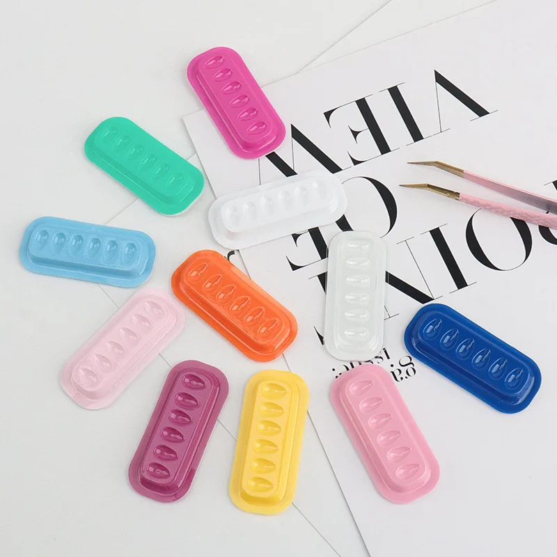 100 Stück rechteckige PVC-Wimpernkleber-Tabletthalter, Wimpernverlängerungstabletts mit Basis, Blumenplatte mit Basis, langer Streifen, PVC-Klebetabletts