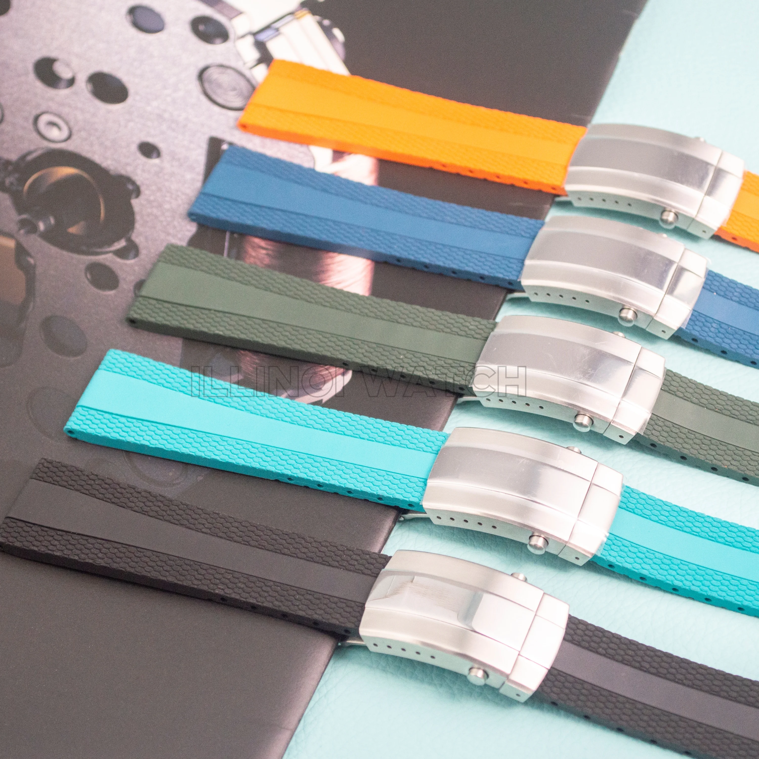 

Rubber Watch Band 22mm Steel Strap Folding Safety Buckle for Fluororubber Watch Band Men Sport Waterproof