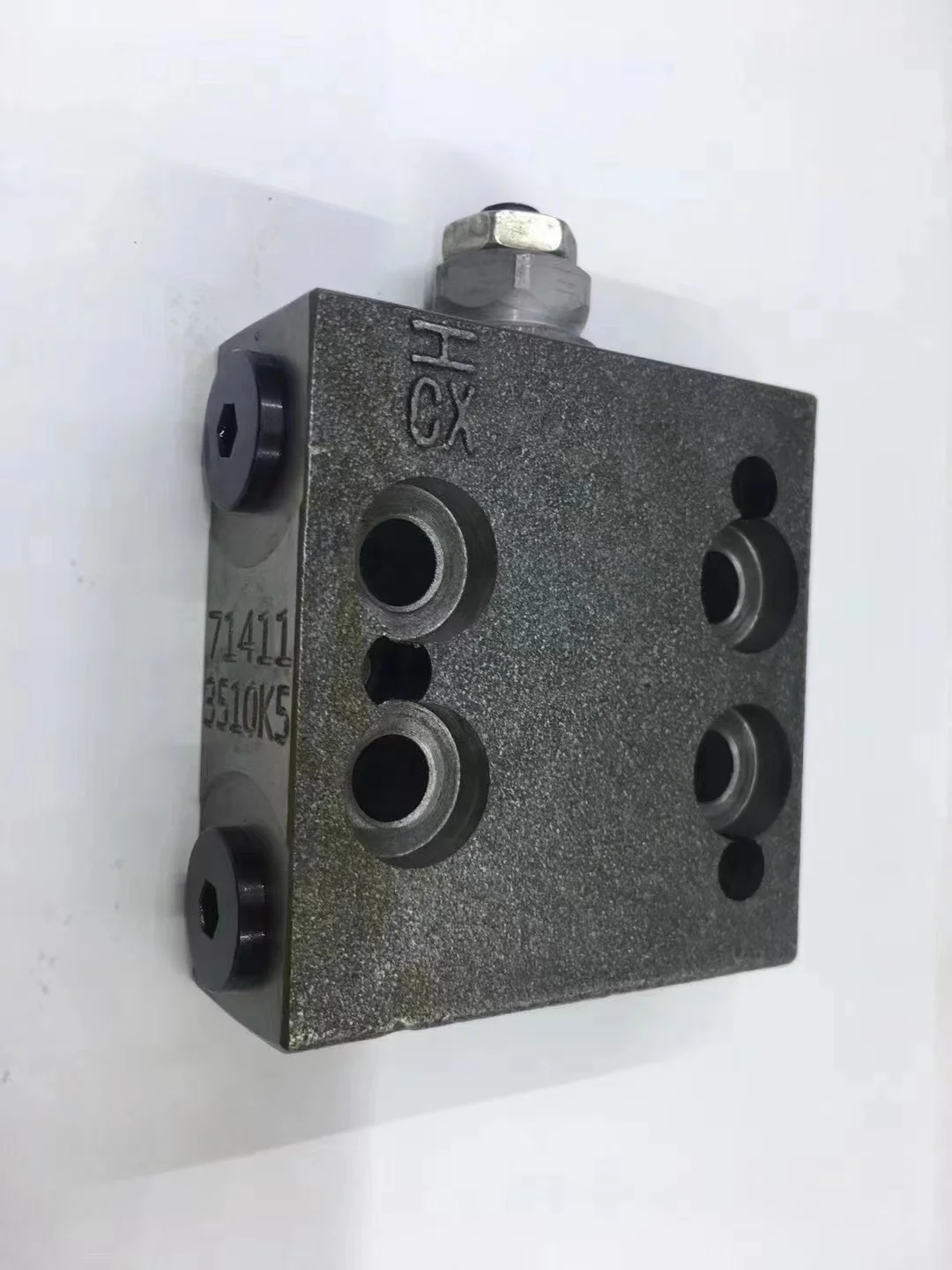 hydraulic parts pressure reducer valve pc200-6 pc200-7 pressure relief self-reducing valve block