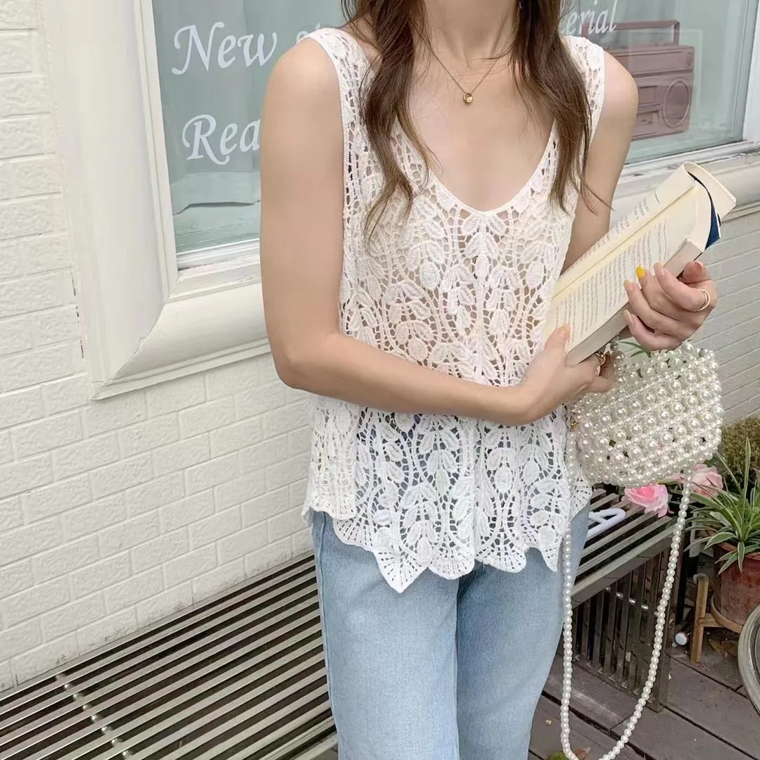 Sleeveless Crochet Top Sheer Embroidery Lace Open-knit Crop Tank Tops for Women Spring Summer Boho Vacation Outfit