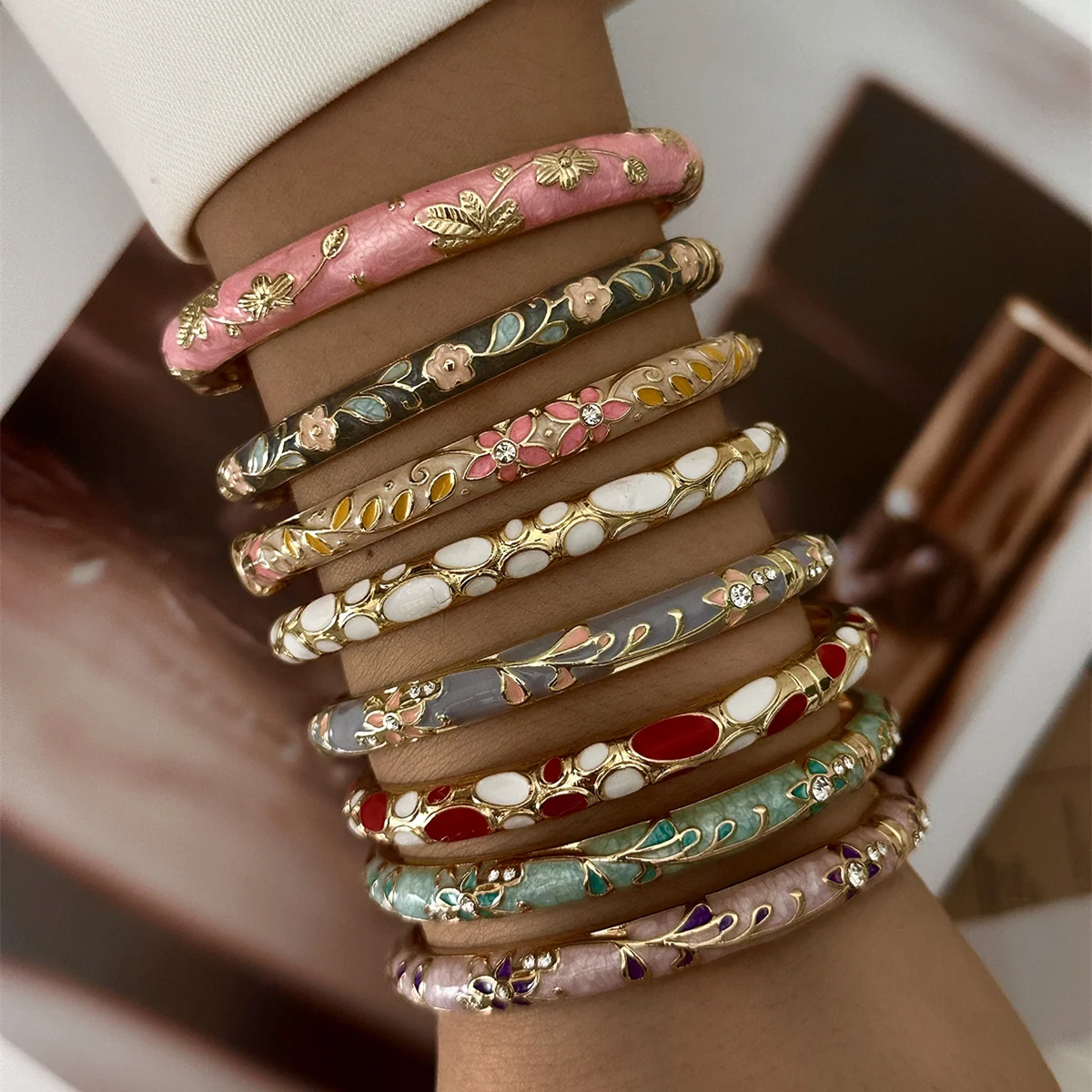 Boho Ethno-Stil Cloisonné Emaille Blumenarmbänder für Frauen Mehrfarbiges Blumenmuster Stapelbare Armreifen Böhmischer Armschmuck – Detail 3