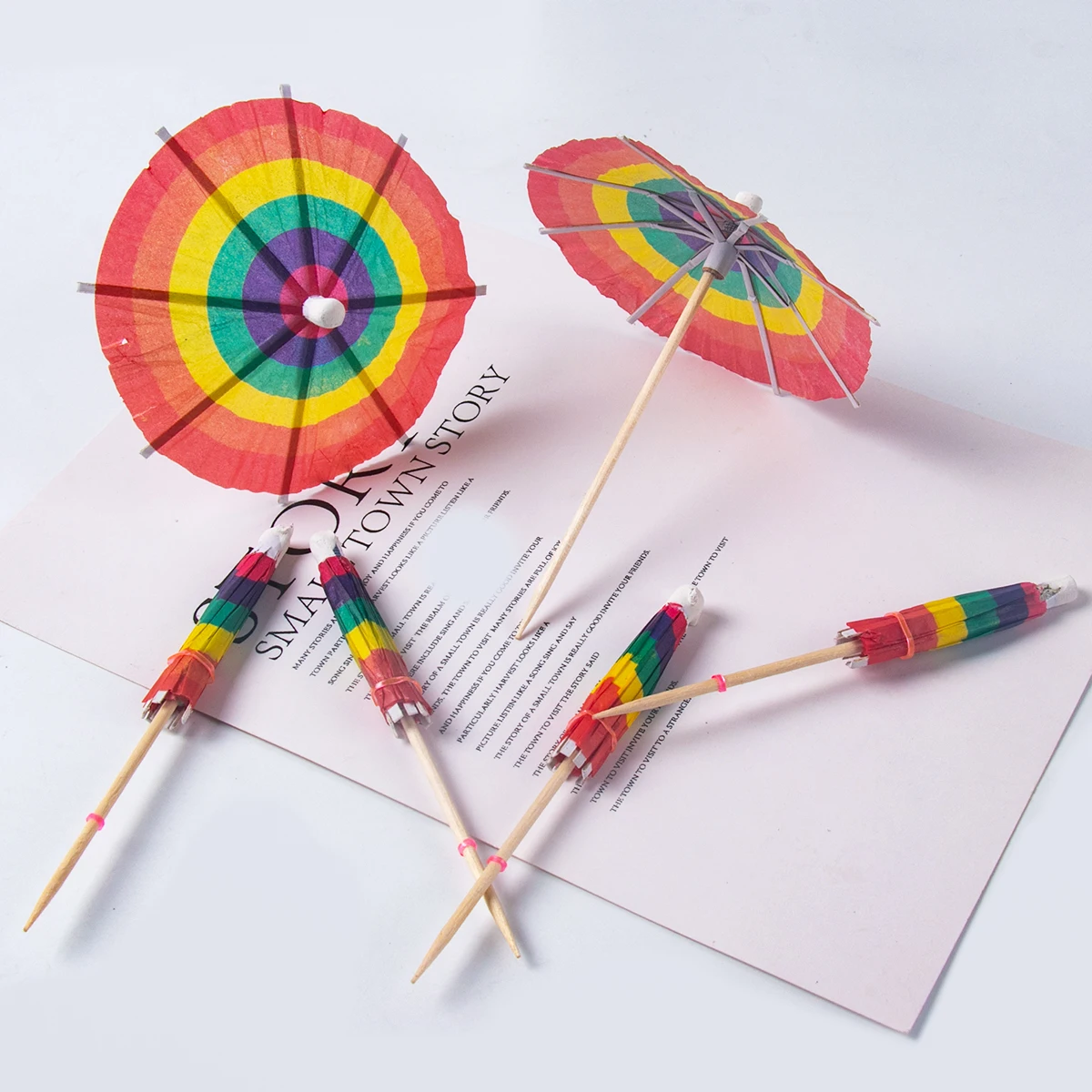 Lot de 50 parapluies à cocktail multicolores de 10 cm - Décoration de
