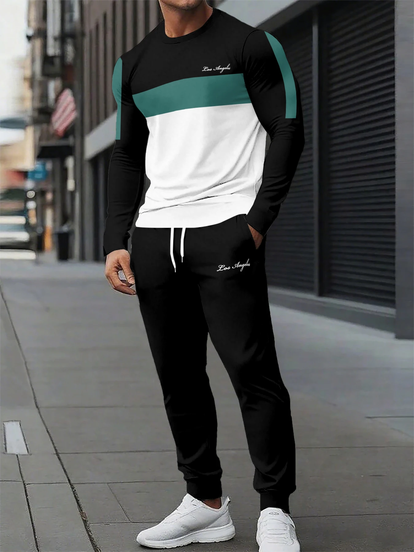 

The new men's round-neck sweatshirt set for Spring and Autumn features street fashion comfort and gradient printing