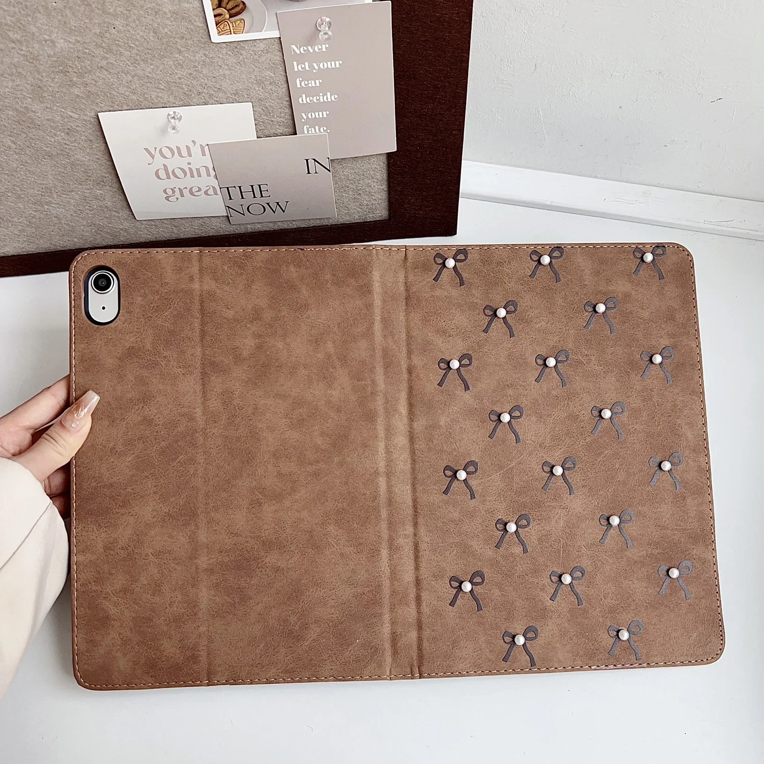 حافظة لجهاز iPad 5 6 7 8 9 10th الجيل Air Pro 2024 MINI 3 4 Pro 11 بوصة أغطية جلد ناعمة لؤلؤية