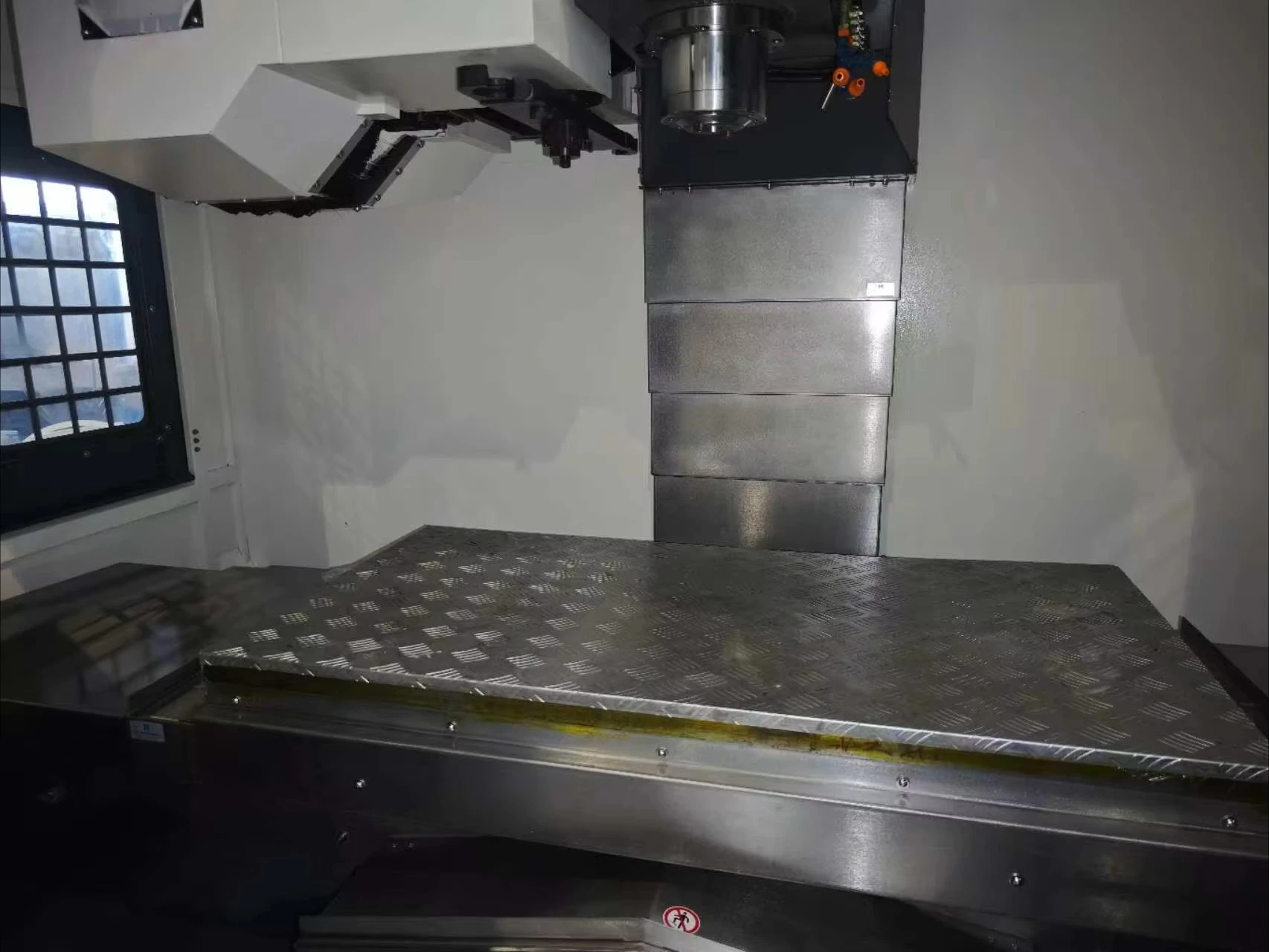 Picture 7: SYNTEC CNC CV-1370 BT40 Single Spindle  Control High Precision Vertical Machining Center