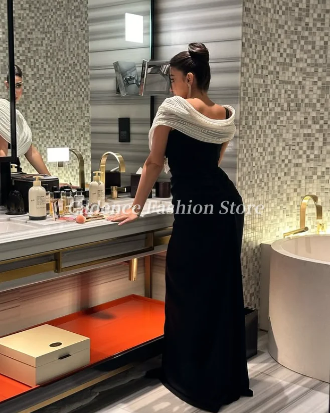 فساتين سهرة فاخرة مخصصة باللونين الأبيض والأسود بدون حمالات حورية البحر العربية مطرزة باللؤلؤ في دبي فساتين حفلة موسيقية فساتين مأدبة رسمية