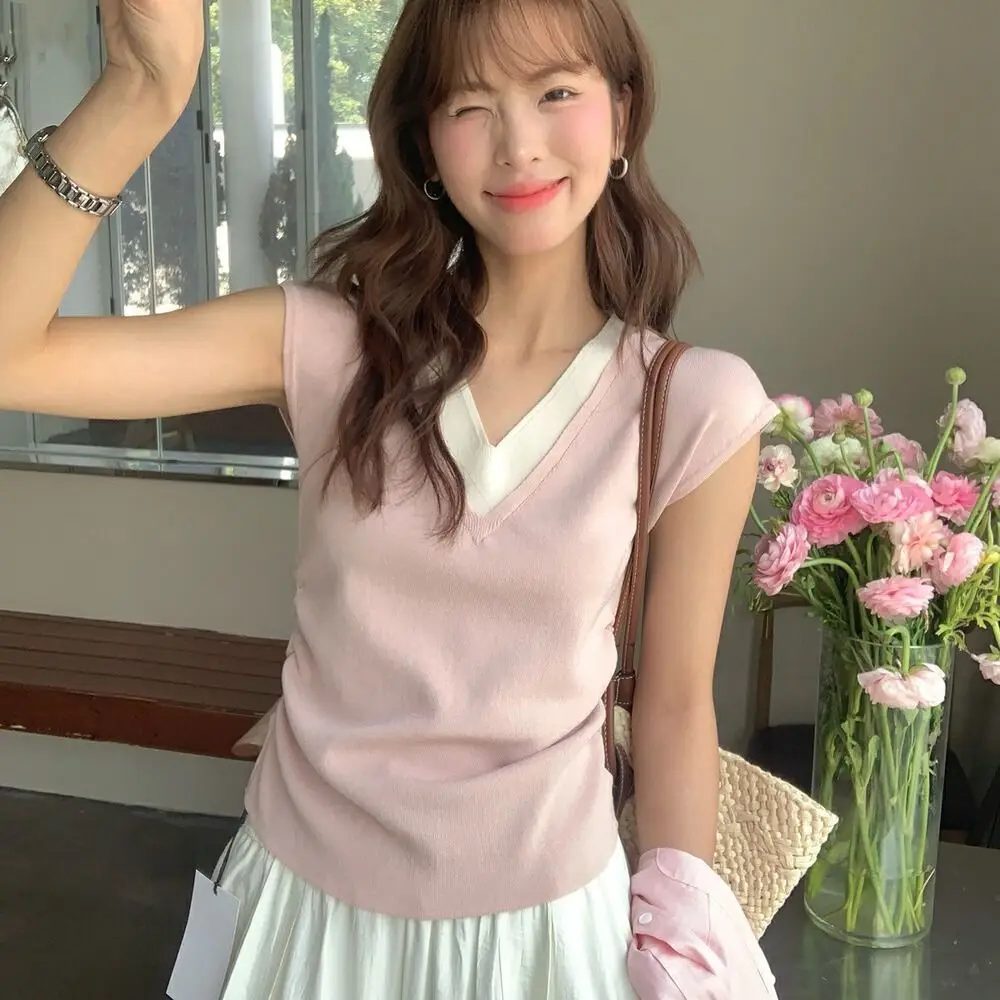 

Fashion Patchwork Fake Two Pieces T-shirts Short Sleeve V-neck Slim Crop Top Korean Style Sweet Girl's Top Streetwear