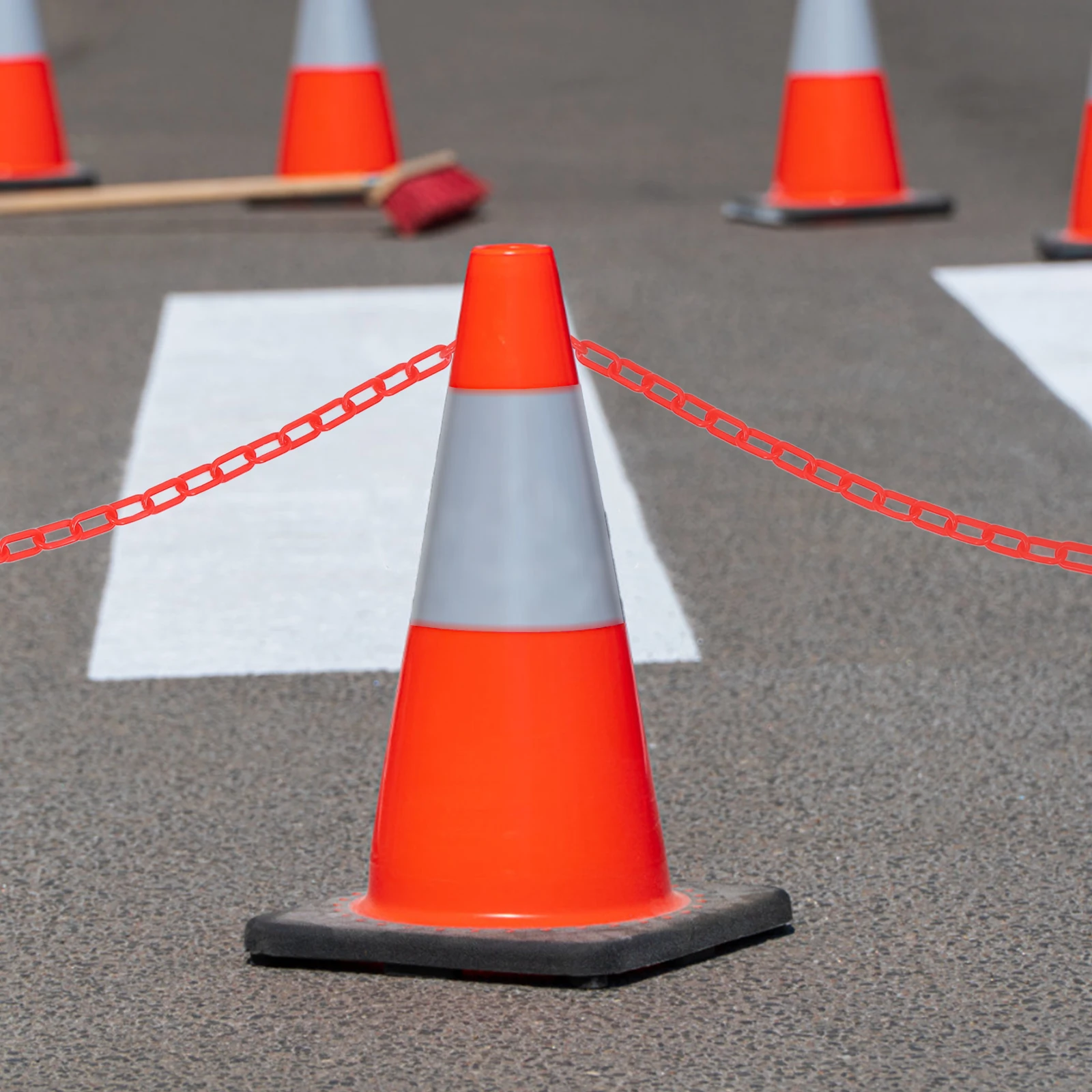 

Plastic Chain Safety Barriers Heavy Duty Barricade Chains Traffic Parking Security Post Cone Connector Red Plastic Chain