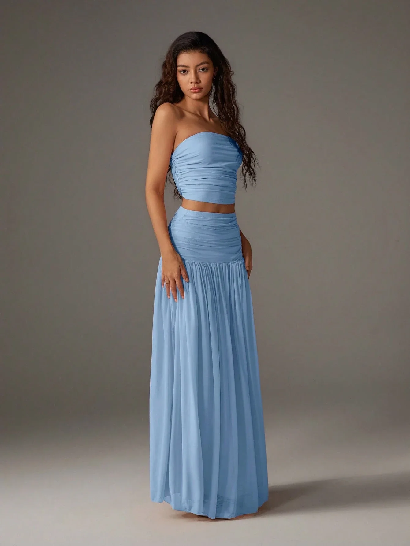

Women's Solid Color Bandeau Top And Maxi Skirt 2-Piece Set