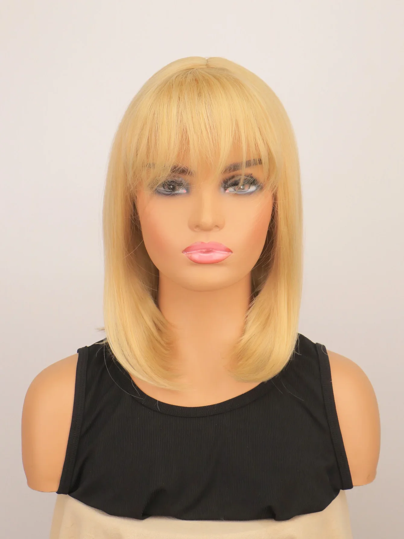 QQXCAIW Parrucca sintetica per ragazze Parrucca corta diritta per cosplay Parrucca per capelli biondi per feste in costume per donne