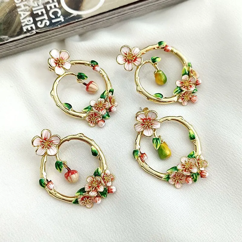 

Fashion Cute Hand Painted Enamel Green Pear Pink Peach Dangle Earrings Drip Oil Fruit Apple Flower Sweet Stud Earring for Women