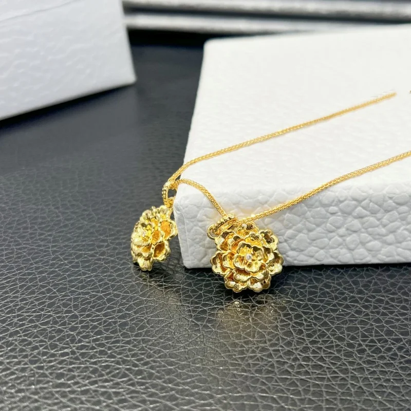 

LABB Real 18K gold rose pendant Au750 non demolded rose women's pendant boutique jewelry Valentine's Day birthday gift D0214