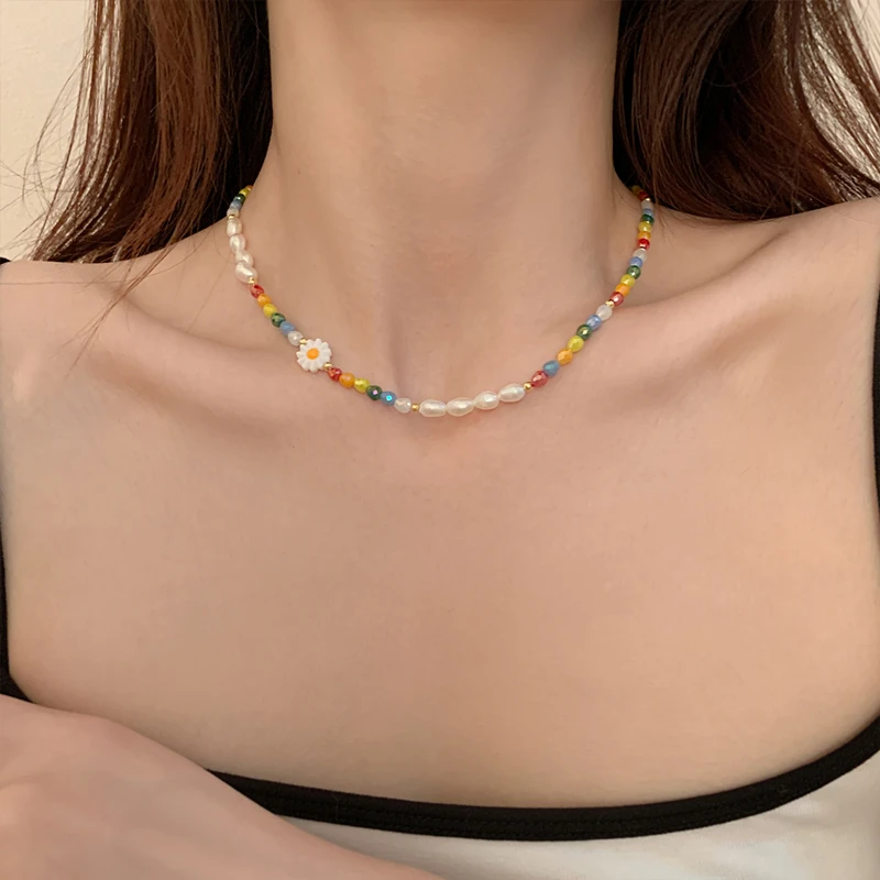collana-di-perle-bella-monroe-lazy-beau-con-patchwork-e-perline-design-di-alta-gamma-accessorio-di-gioielleria-alla-moda