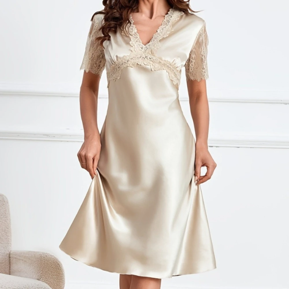 

Sexy and Sexy Imitation Silk Nightgown, Casual and Simple Lace Cross Thin Women's Sleepwear