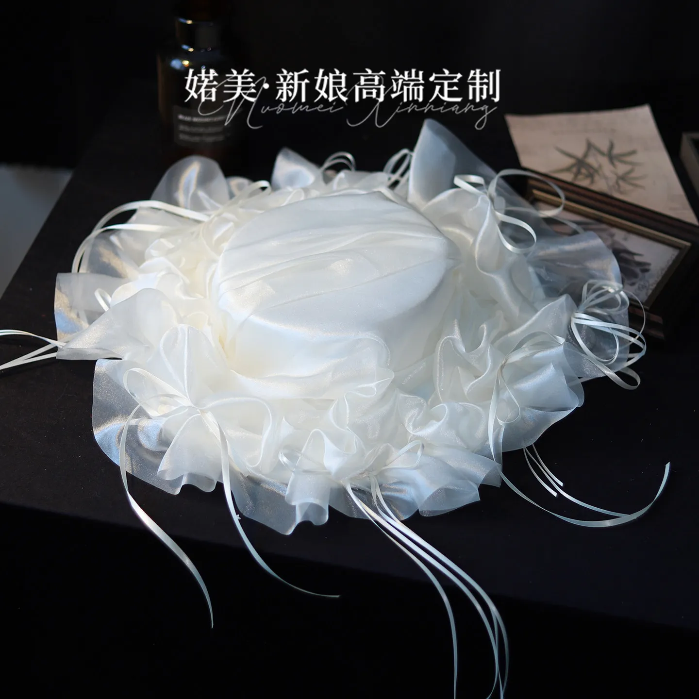 Original Design White Pleated Organza Wedding Hat Spring Show Party French Fedora Cap Headwear with Face Veil Bow Fascinator Hat