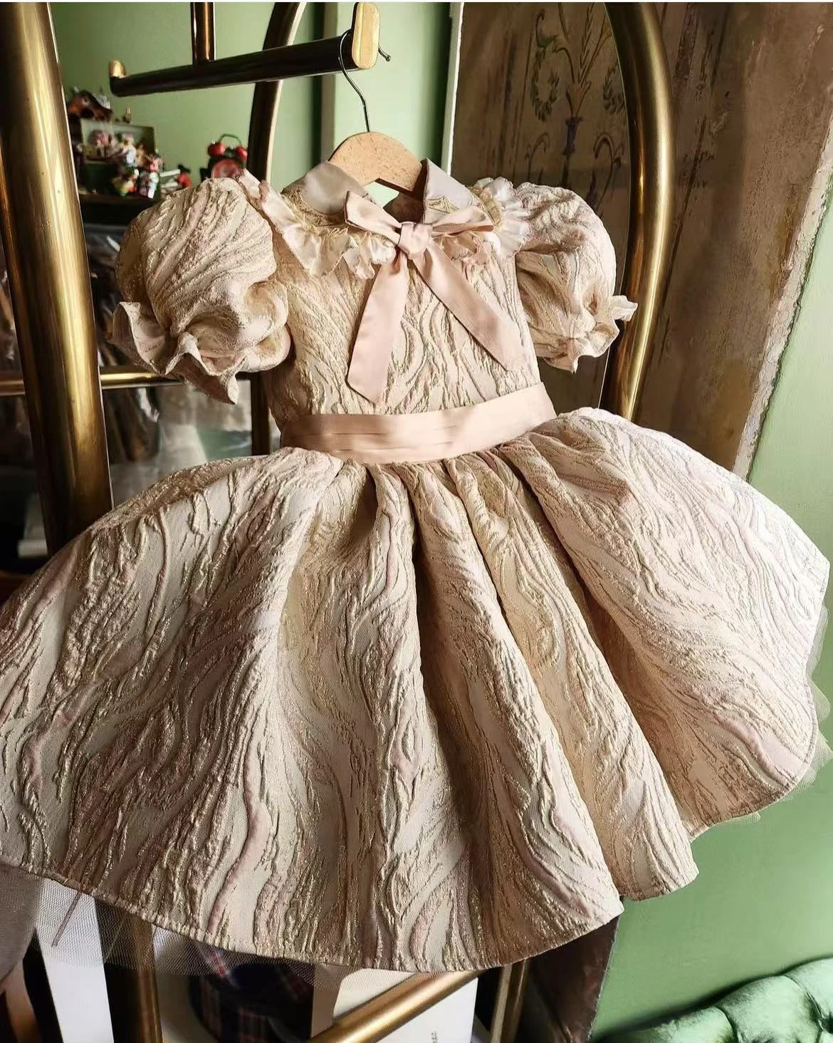 

Летнее винтажное платье принцессы цвета хаки для маленьких девочек 0-12 лет для праздника, дня рождения, фотографии, Ид, Рождество, B325