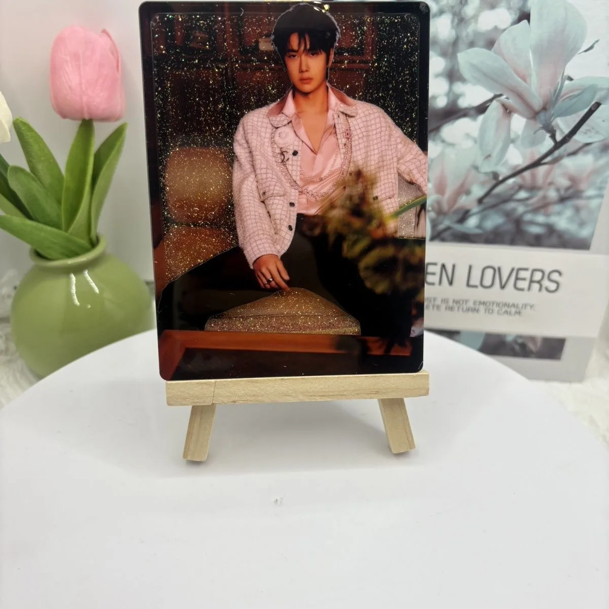 

Xiao Zhan's new peripheral support hand frame high-definition photo homemade gift package desktop ornament