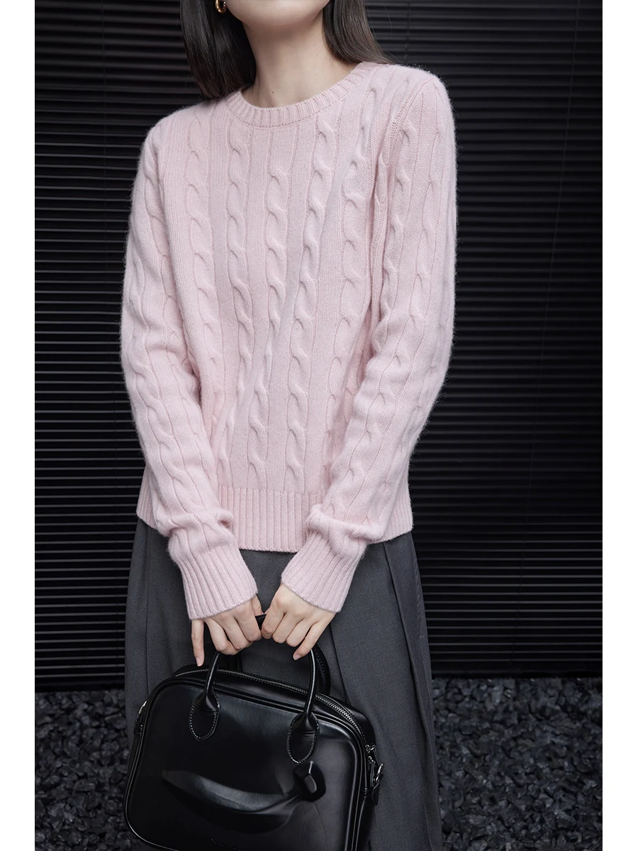 Pink knitted cashmere sweater female 2025 autumn and winter new loose lazy wind design sense niche.