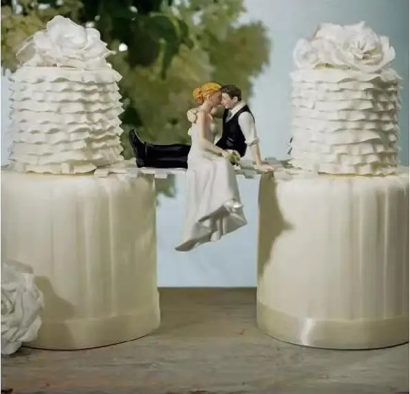 Driving To The Church Resin Wedding Cake Topper Bride and Groom topper Wedding Decoration Novelty