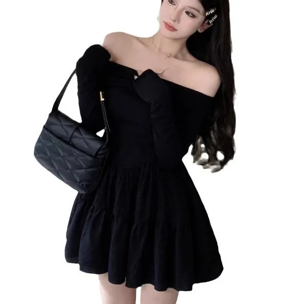 Niche korte rok met één schouder Temperament Zwart geplooide A-lijn rok Jurk met lange mouwen Lente en herfst Dames