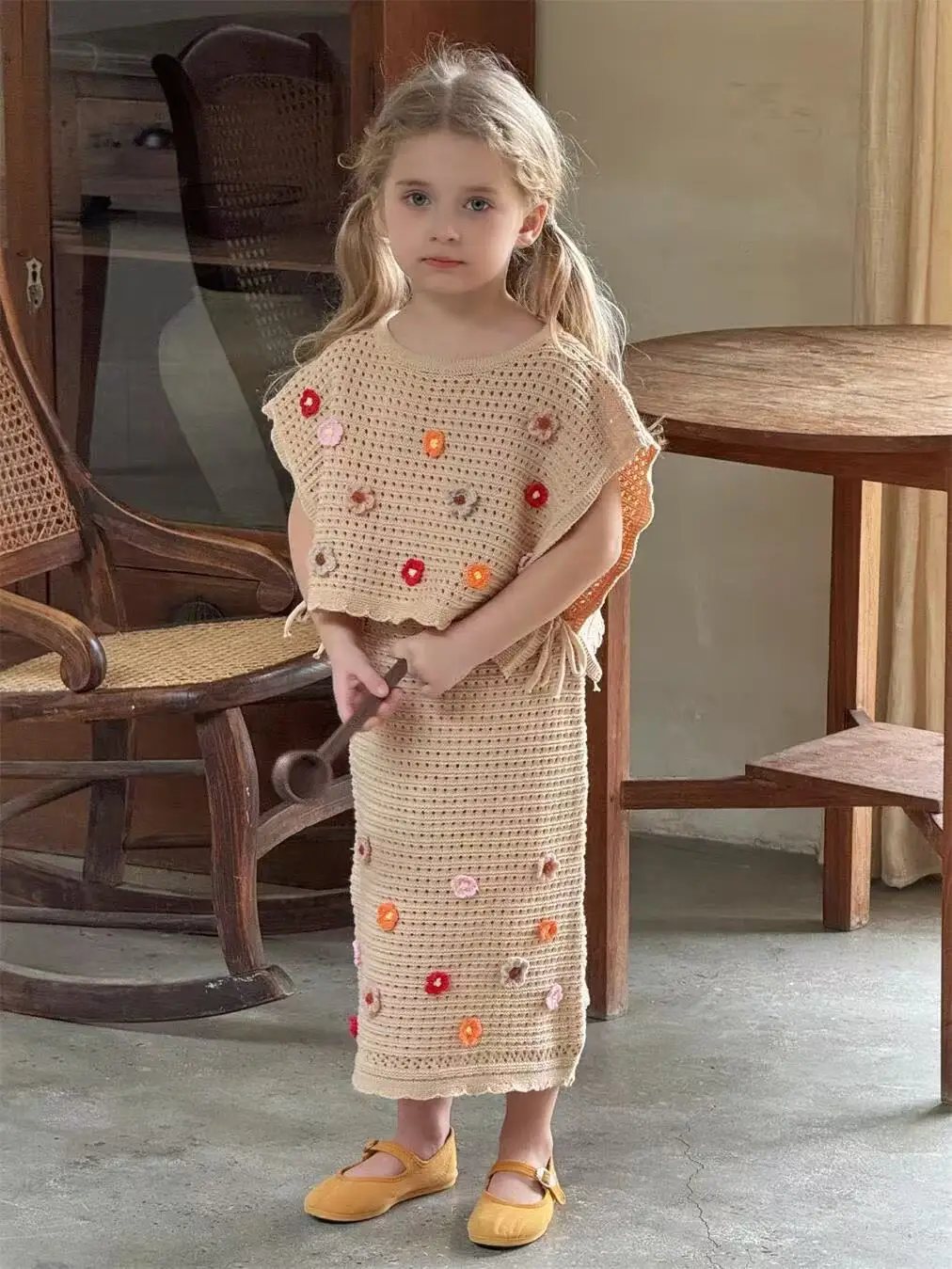 

Girls' Spring/Summer Set 2025 New Korean Edition Children's Knitted Hollow Sleeveless Tank Top Half Skirt Two Piece Set