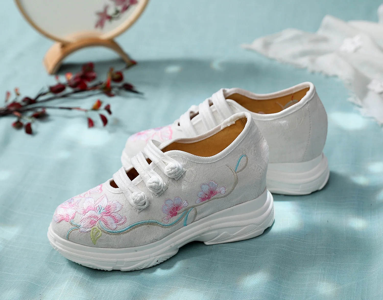 Embroidered Women Vintage Chinese Embroidery Ladies Shoes Hanfu Cosplay Accessories