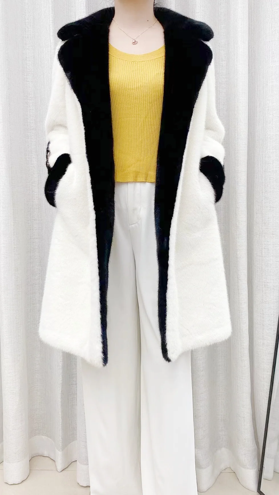 Faux fur coat coat midi lapel coat high-end fashion black and white contrast women\'s jacket warm and loose 24 autumn and winter