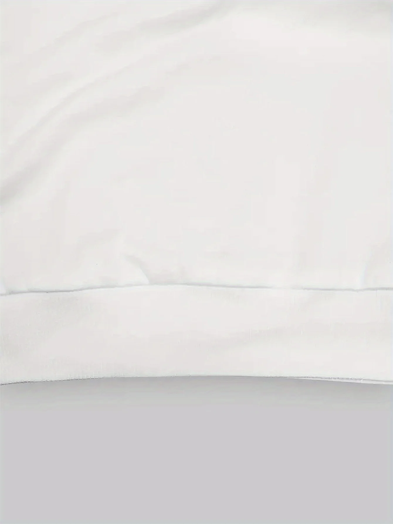 سويت شيرت نسائي ميكي وميني، دونالد داك، جوفي بلوتو ودونالد داك كاسل، بلوفر رسمي للمنتجع العالمي باللون الرمادي الناعم