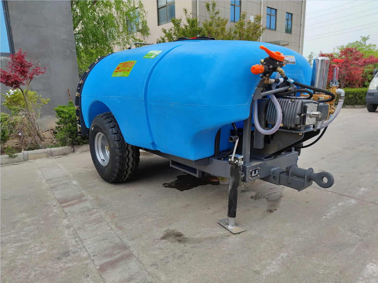 high performance 1300 Liter New Type Tractor Trailed Agricultural Pesticide Farm Sprayer