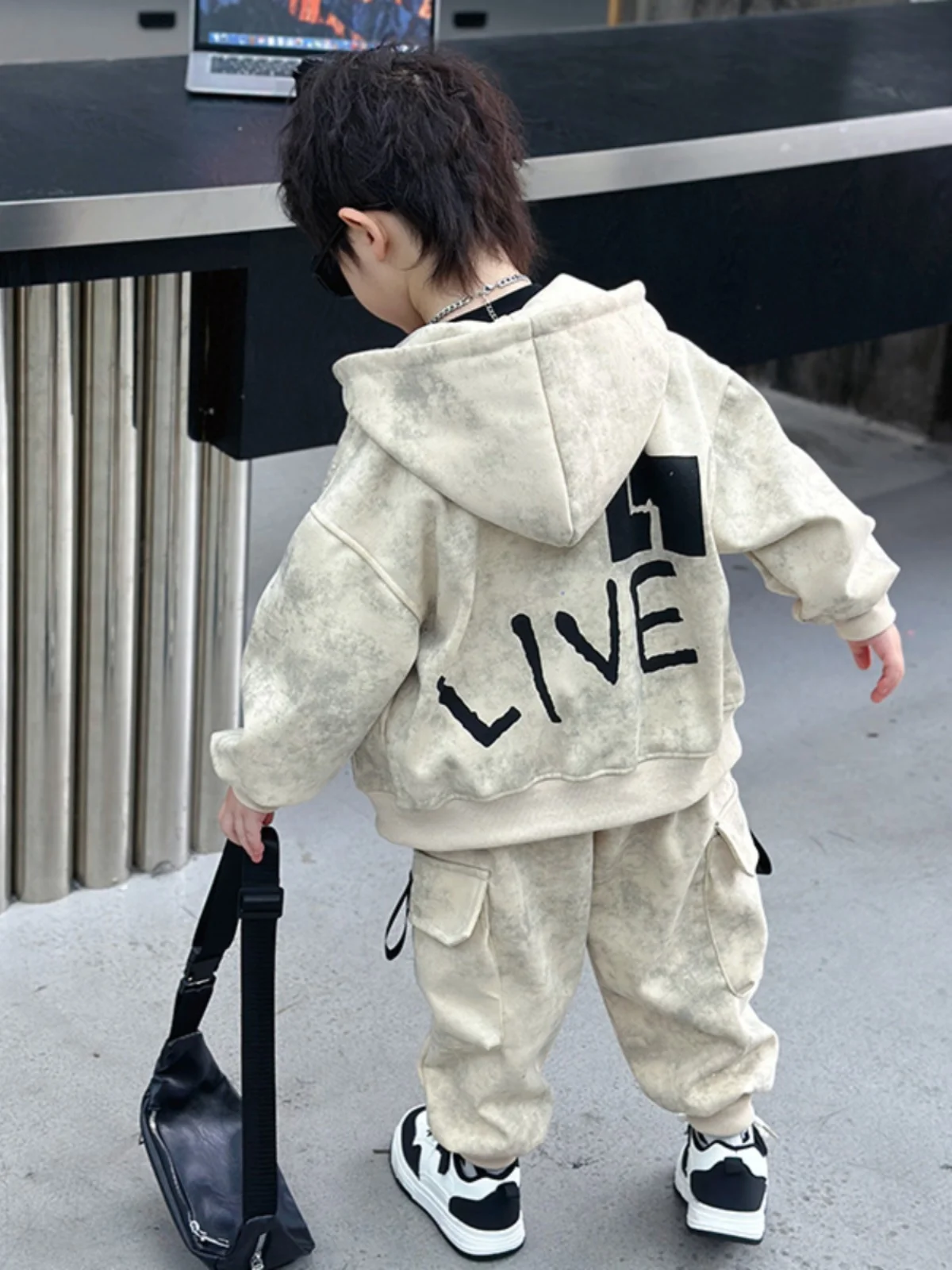 

Модный серебристый комплект из куртки и брюк для мальчиков, весенне-осенний костюм из двух предметов, повседневная спортивная одежда, длинные брюки с длинными рукавами для подростков