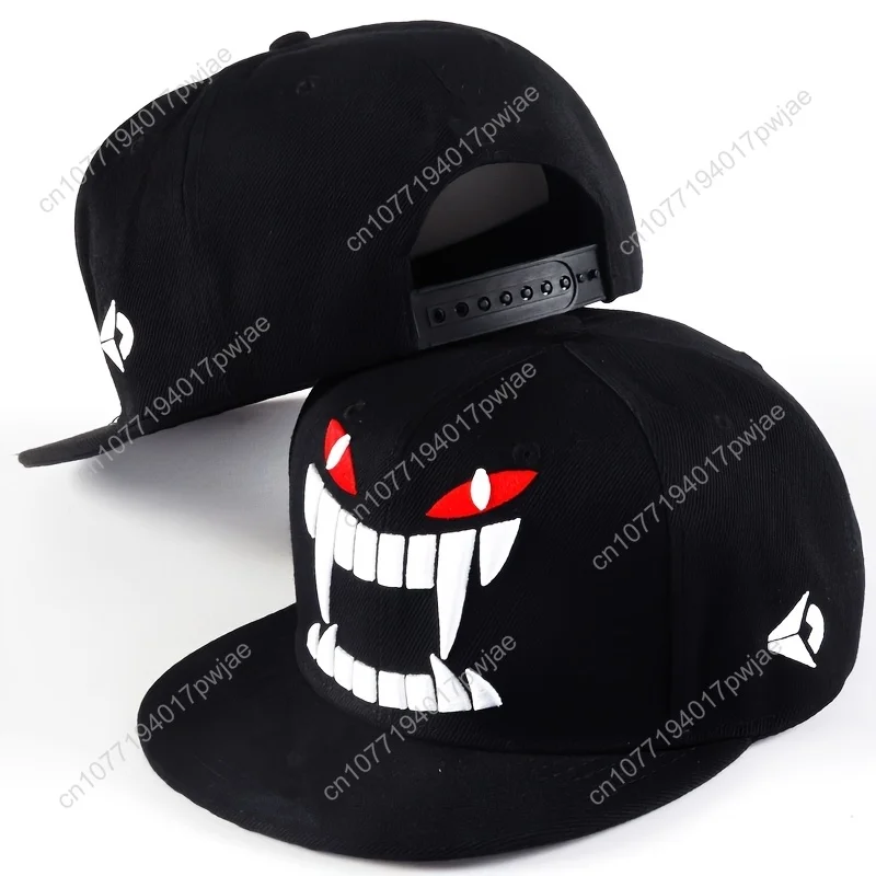 Een WUKE casual herenhoed met platte rand en cartoon duiveltanden is een verstelbare zonnehoed voor buiten, geschikt voor reisstranden.