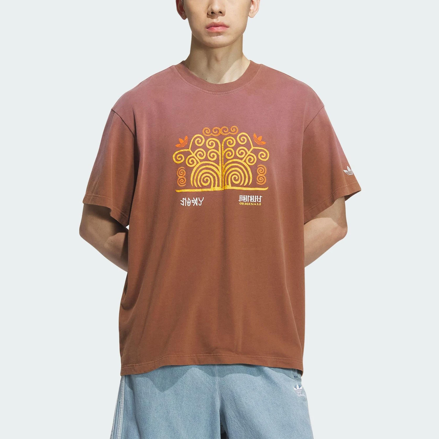 

Мужские и женские спортивные футболки Adidas Originals с принтом и круглым вырезом KC0096