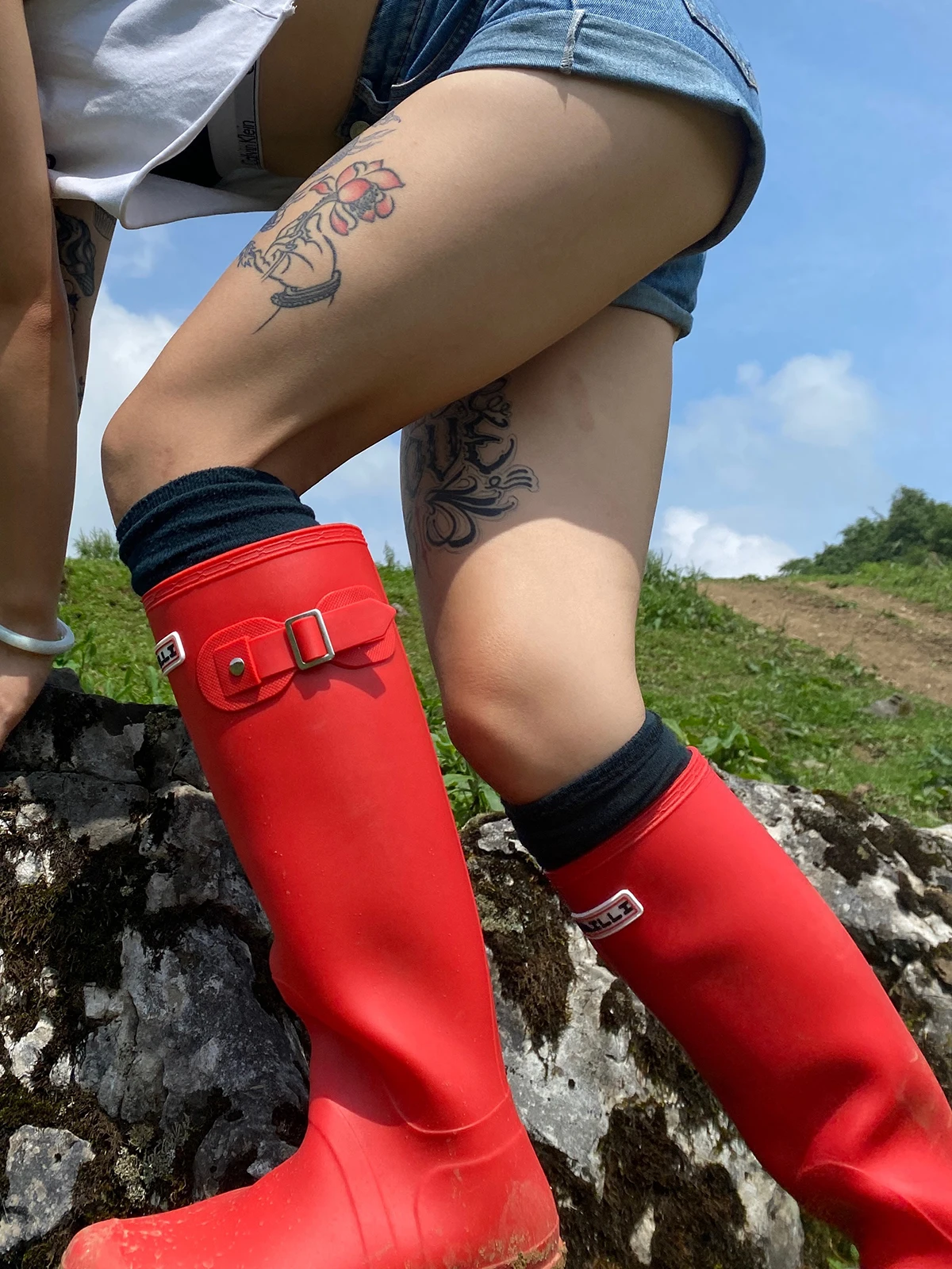 

Fashionable High-Tube Rain Boots Women's Anti-Slip Waterproof Wear-Resistant Pure Color Spring Autumn Casual Style Rubber