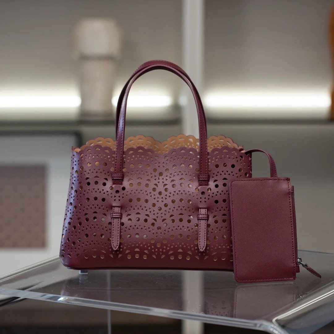 

2025 New Wave Hollow Carved Vegetable Basket Genuine Leather Women's Bag Commuter Fashion Shoulder Portable Messenger Bag