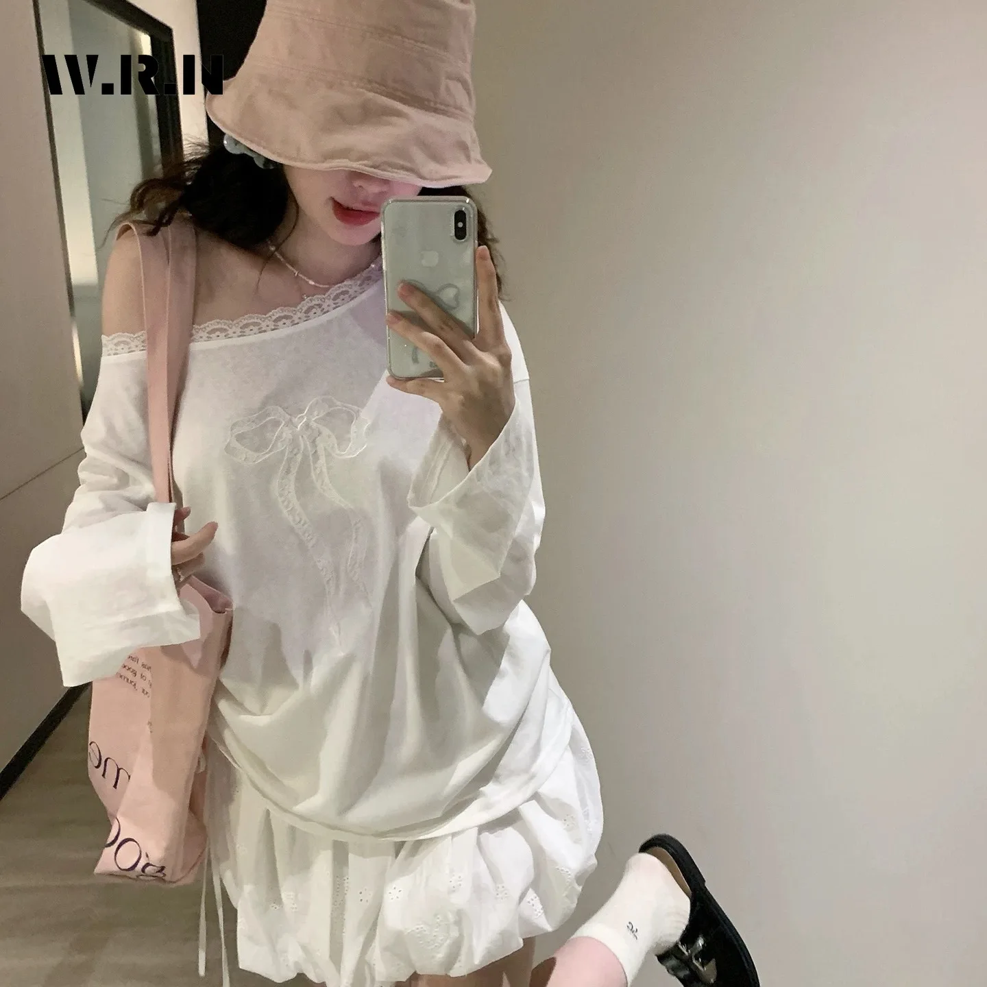 

Sweet Casual Style Lace Patchwork Long Sleeve Skew Collar T-Shirts Women's Fashion Fairy Style Embroidery Tees White Tops