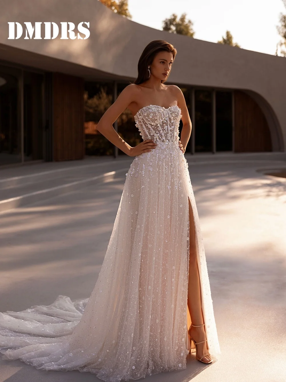 

Graceful Strapless Wedding Dresses Elegant Side-Slit Bridal Gowns Classic Sleeveless Floor-Length Wedding Gowns Vestidos De Novi