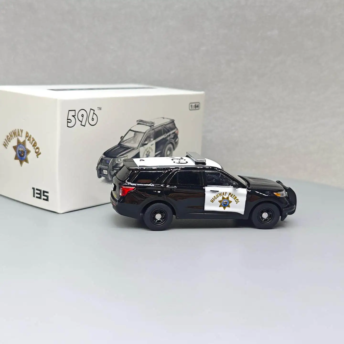 

596 1:64 2020 Explorer California Highway Patrol Alloy simulation Mini Car Model Hobby Collection Decoration Toy Gift