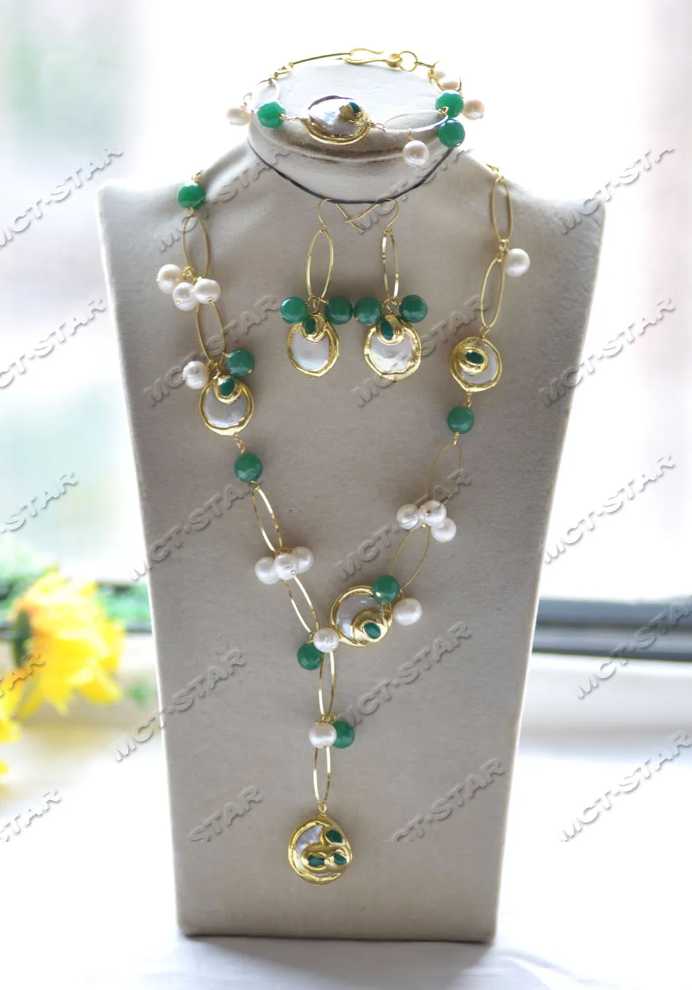 

Z12810 Set Green Jade White Round Pearl Necklace Pendant Bracelet Earring