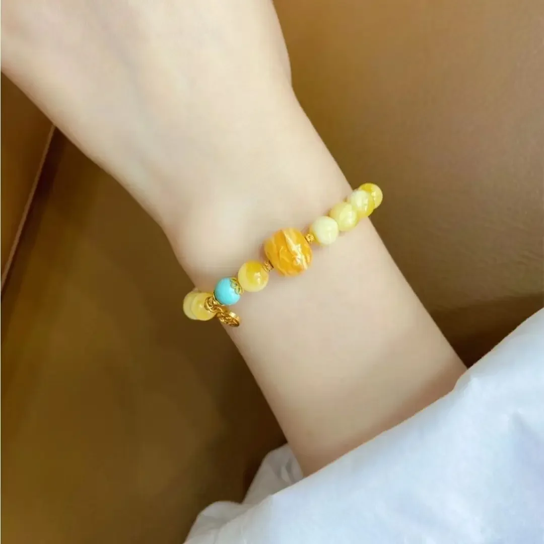 UMQ New Chinese-style amber bracelets with a unique single-loop design, ideal for those seeking a natural look